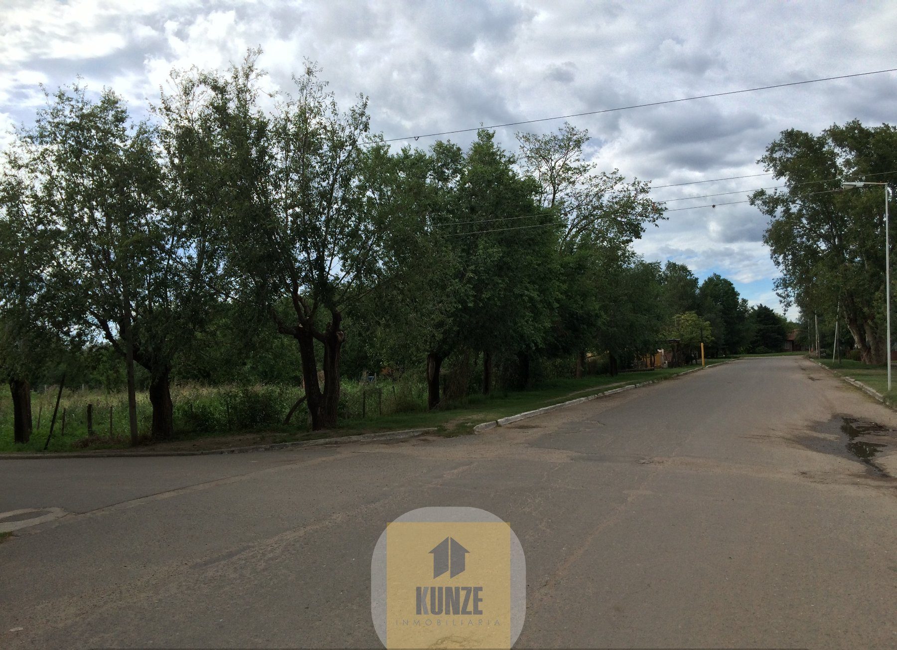 Lote en esquina cerca de la plaza de Carpintería – foto 1