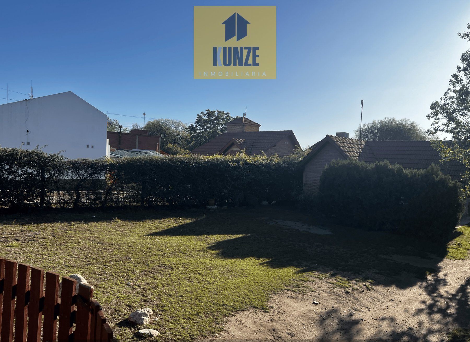 Amplio lote con dos casas y opcion comercial – foto 2